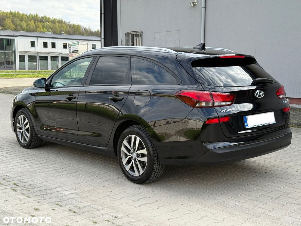 Hyundai i30 1.6 D Comfort DCT - 4