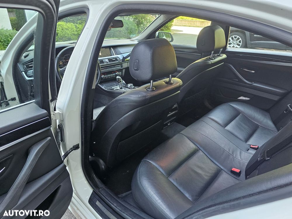 BMW Seria 5 520d Aut. Luxury Line - 9
