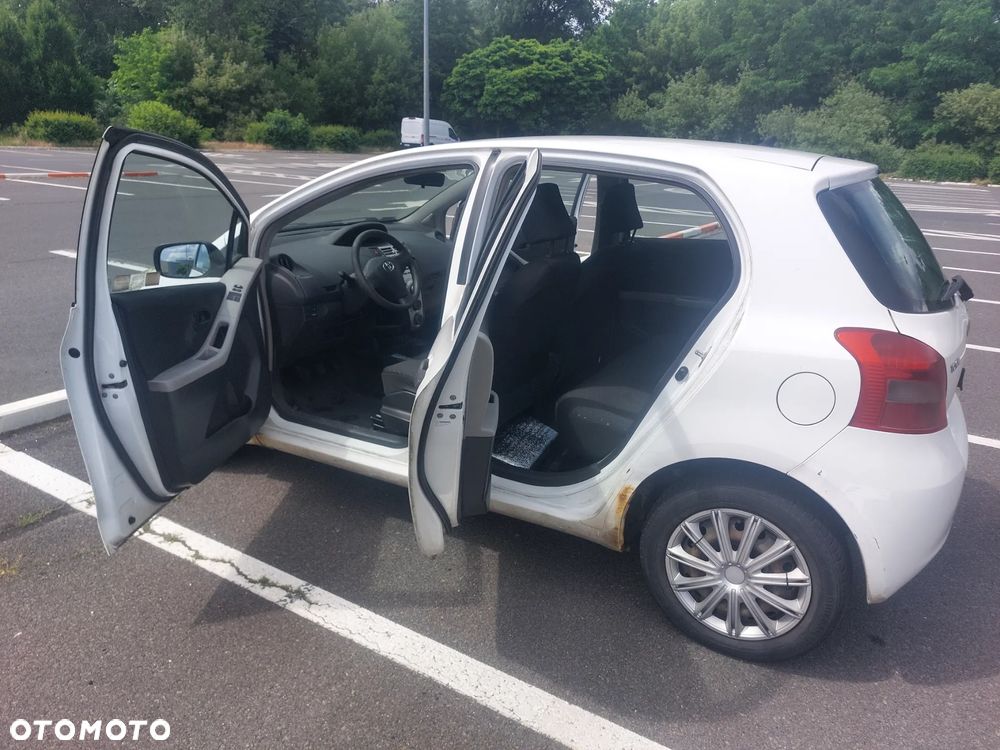 Toyota Yaris 1.4 D-4D Terra A/C - 3