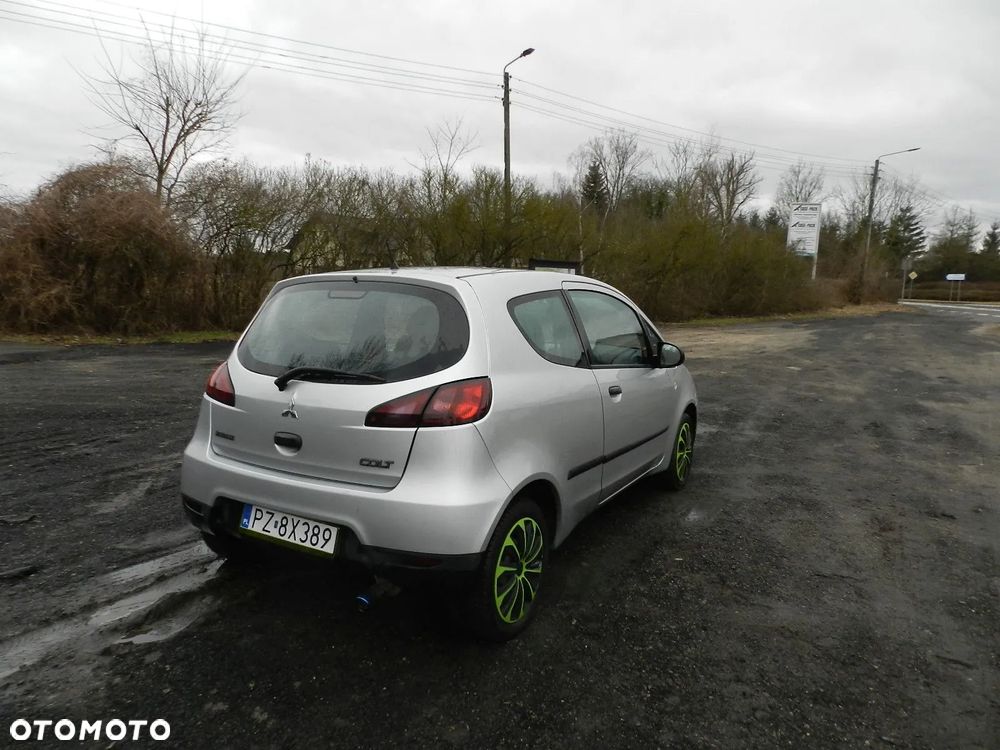 Mitsubishi Colt - 14
