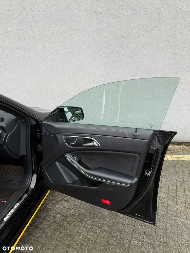 Mercedes-Benz CLA AMG 45 4Matic AMG Sp.sh 7G-DCT Yellow Night Edition - 31