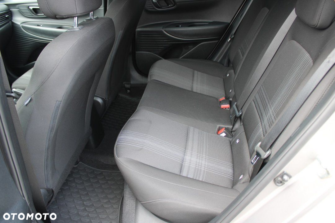 Hyundai i20 - 17
