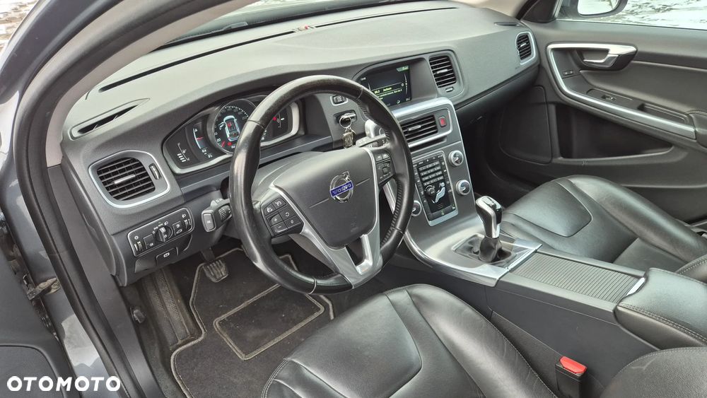 Volvo V60 D2 Summum - 21