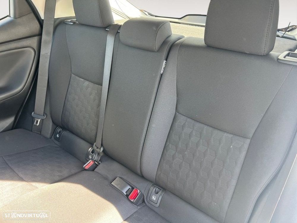 Toyota Yaris - 16