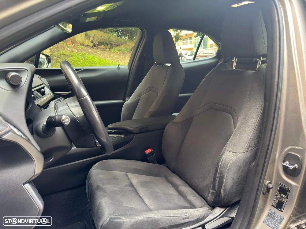 Lexus UX 250h Business - 10