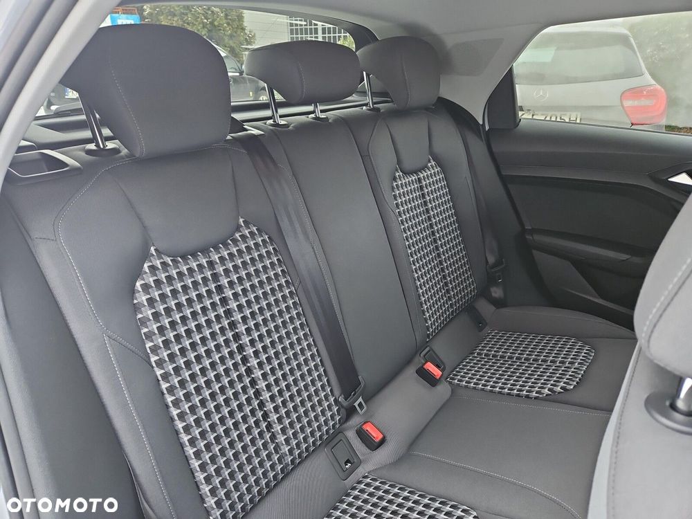 Audi A1 Sportback 35 TFSI S-Line S tronic - 13