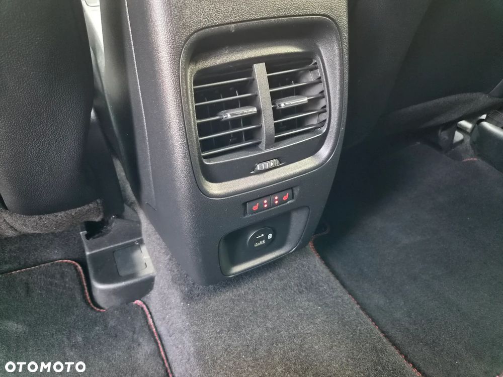 Ford Kuga 2.5 Duratec PHEV ST-LINE X - 31