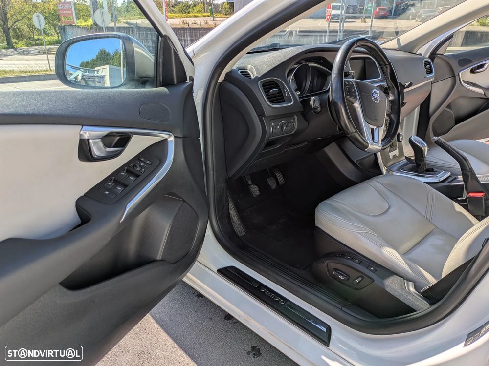 Volvo V40 D2 Momentum - 11