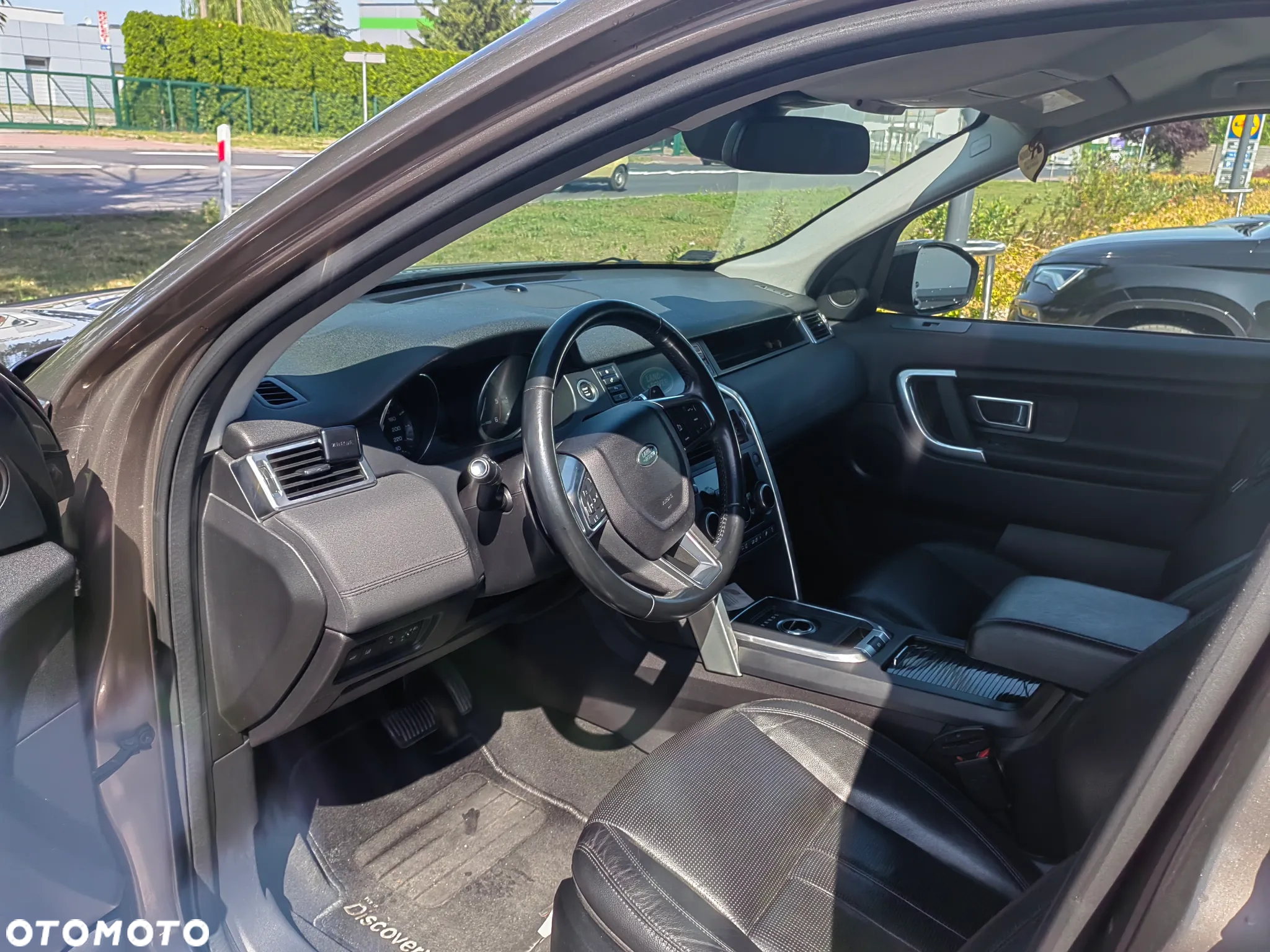 Land Rover Discovery Sport 2.0 TD4 Pure - 28