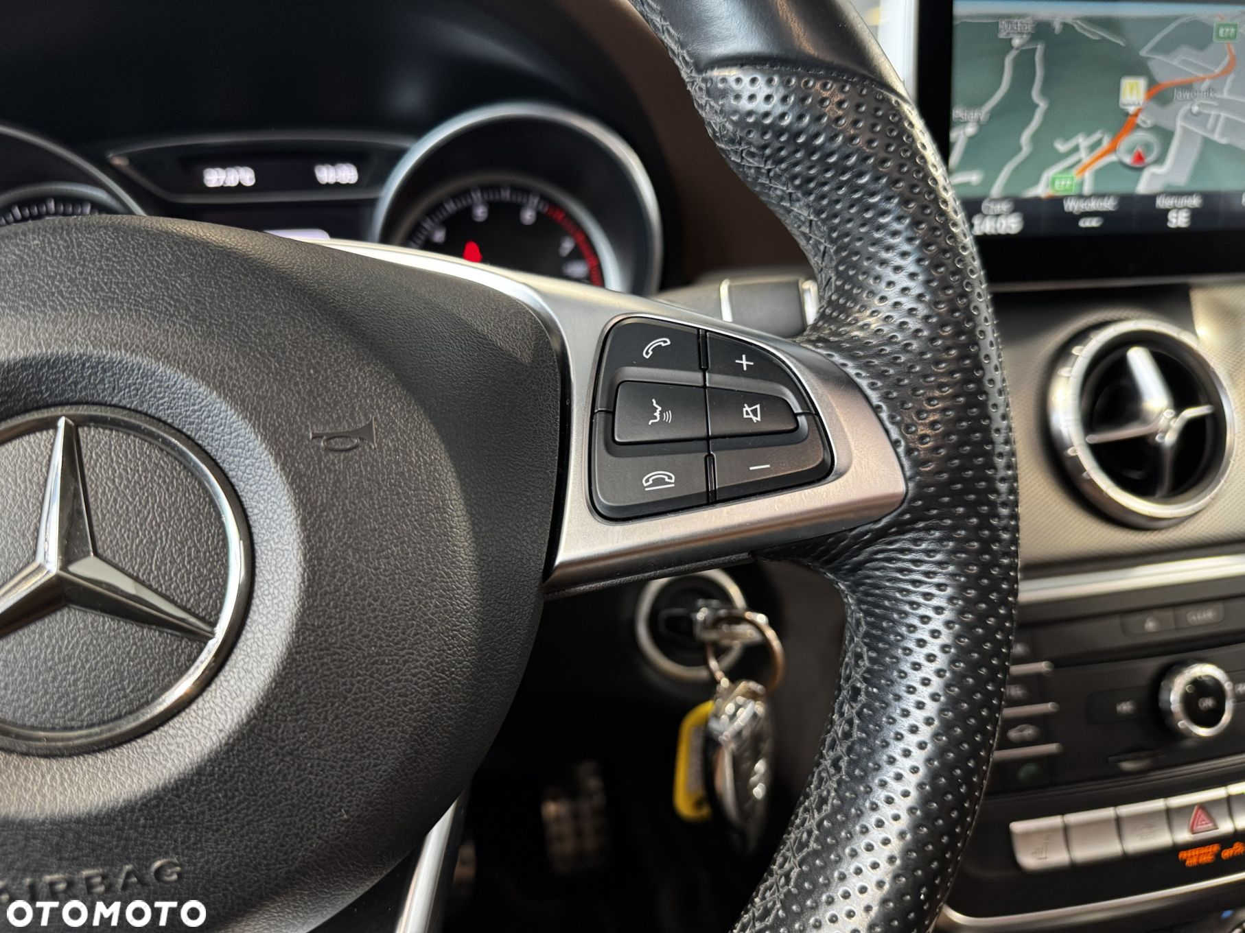 Mercedes-Benz CLA - 24