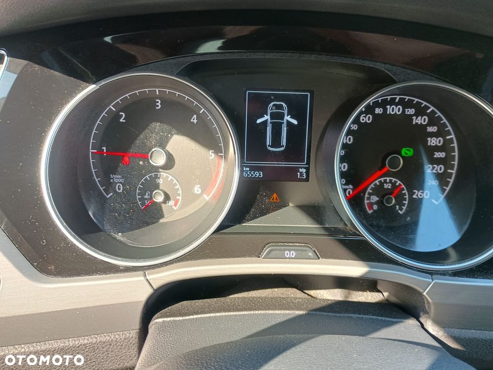 Volkswagen Touran 2.0 TDI SCR DSG Comfortline - 16