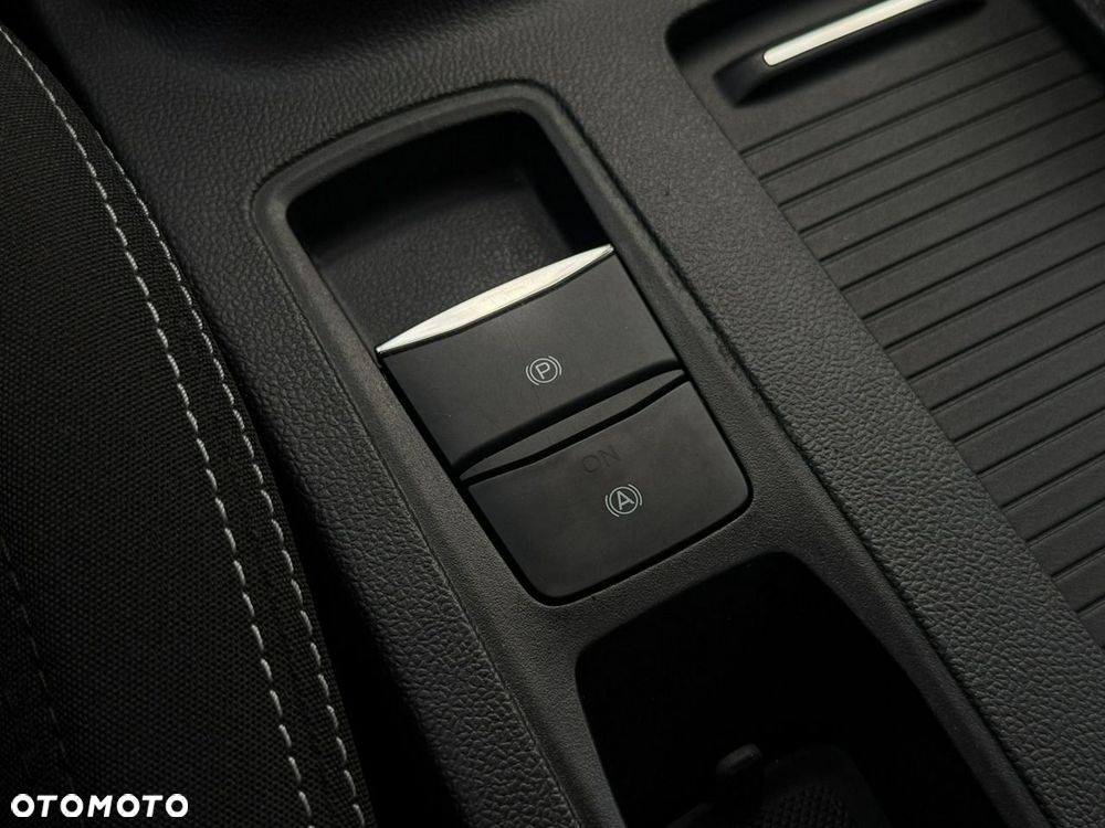 Ford Focus 1.0 EcoBoost mHEV Titanium X - 29