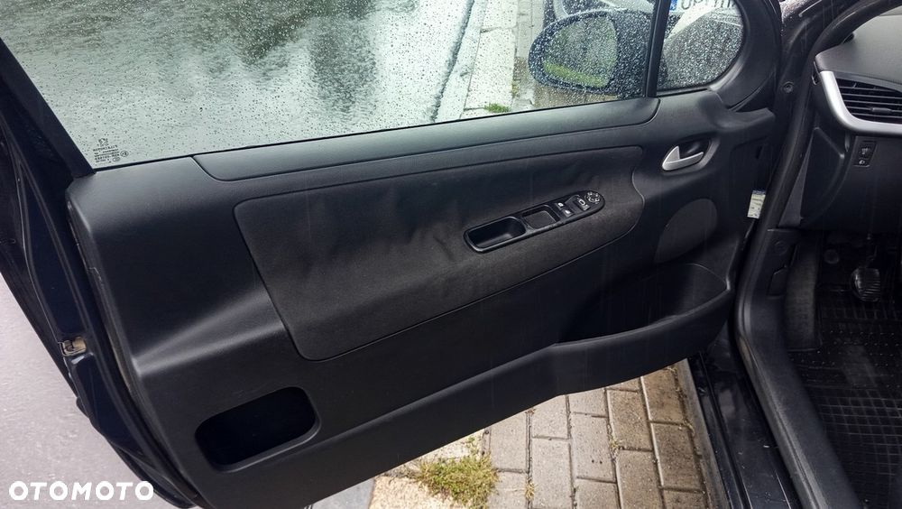 Peugeot 207 - 15