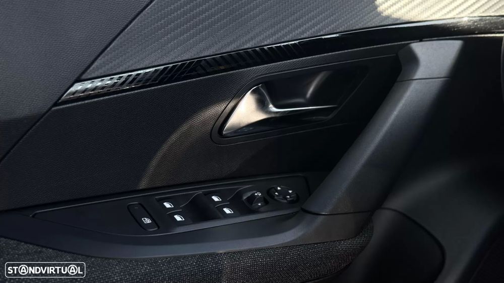 Peugeot 2008 1.2 Hybrid Style e-DCS6 - 20
