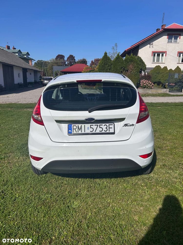 Ford Fiesta 2011 photo 5