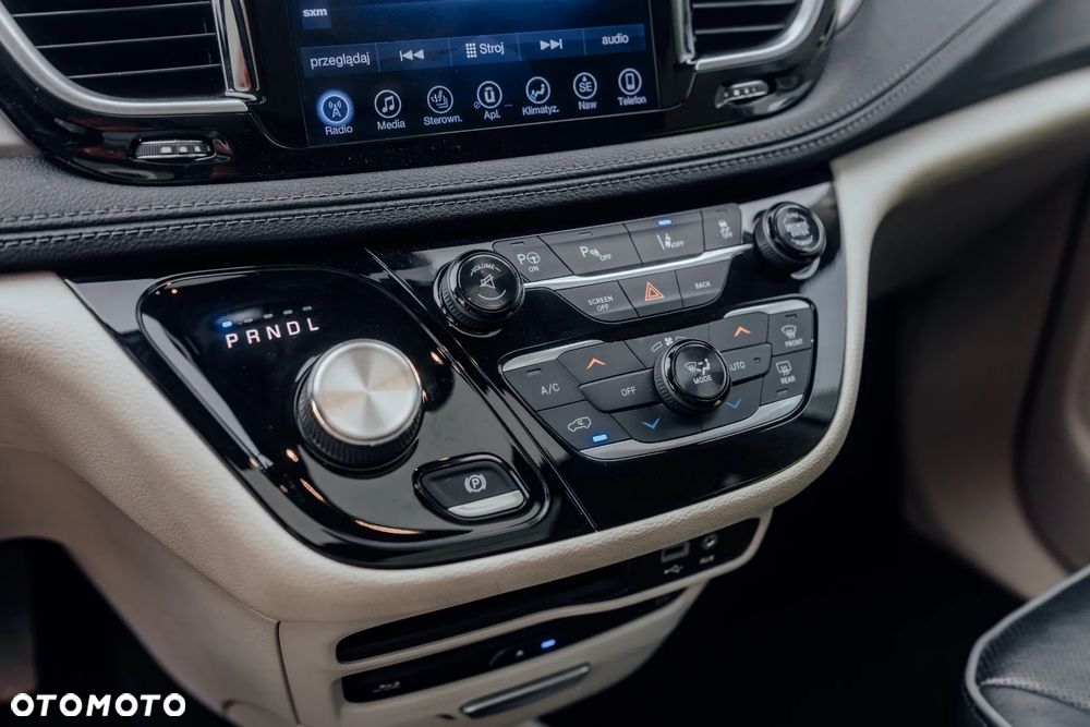 Chrysler Pacifica - 18