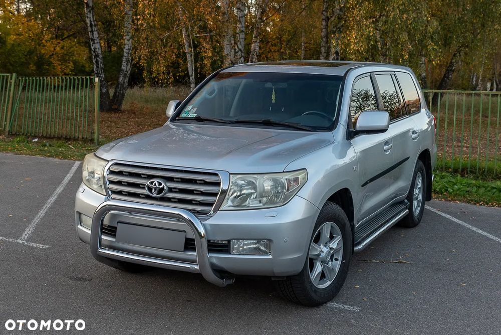 Toyota Land Cruiser - 1