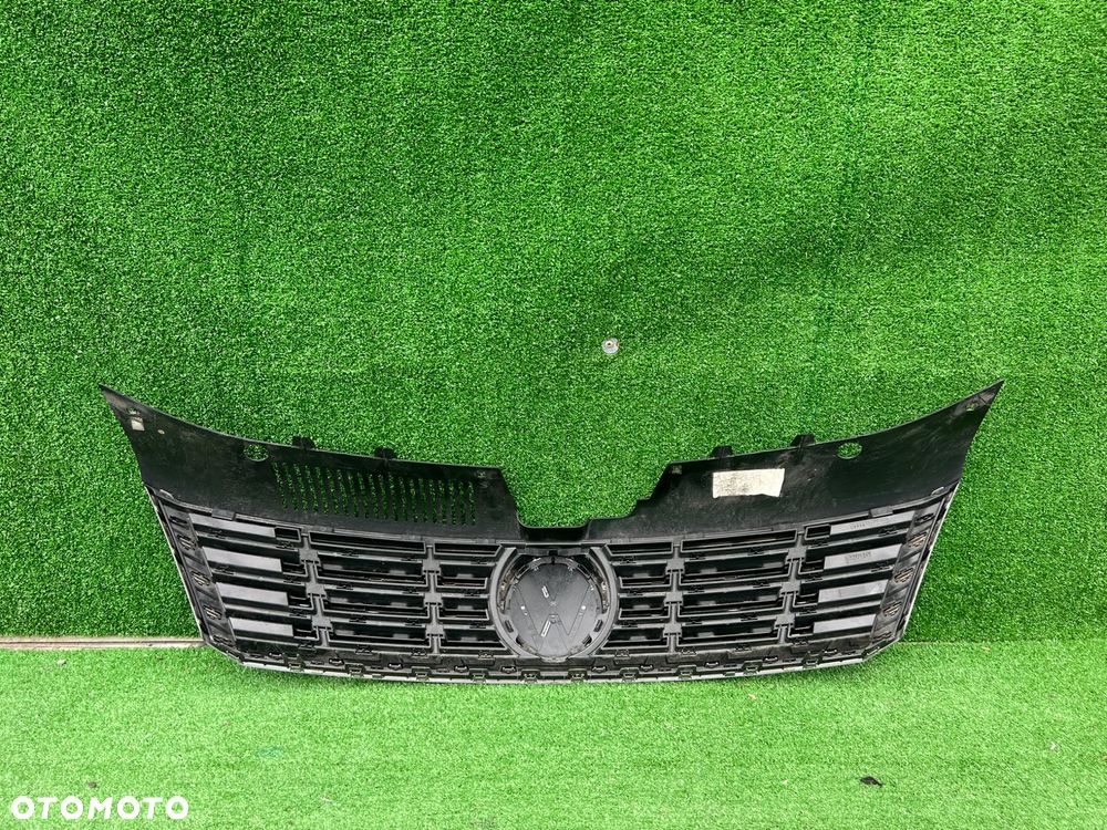 GRILL ATRAPA ZNACZEK VW PASSAT CC LIFT 3C8853653A - 2