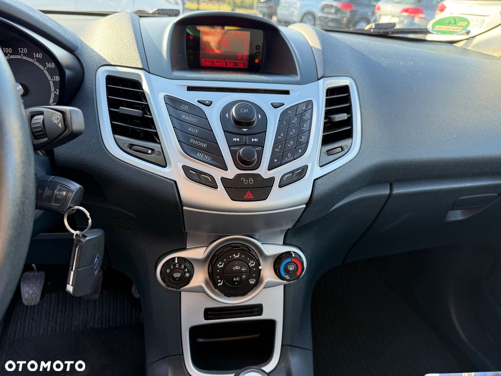 Ford Fiesta 1.25 Ghia - 16