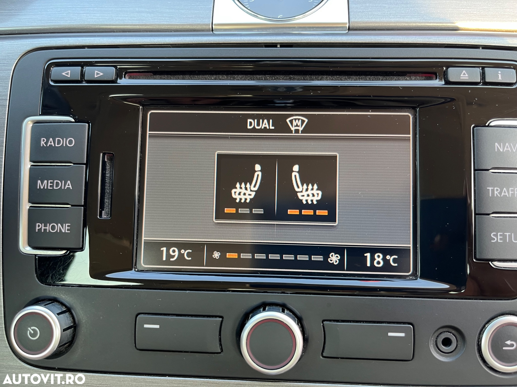 Volkswagen Passat Variant 2.0 TDI DPF DSG Individual - 28