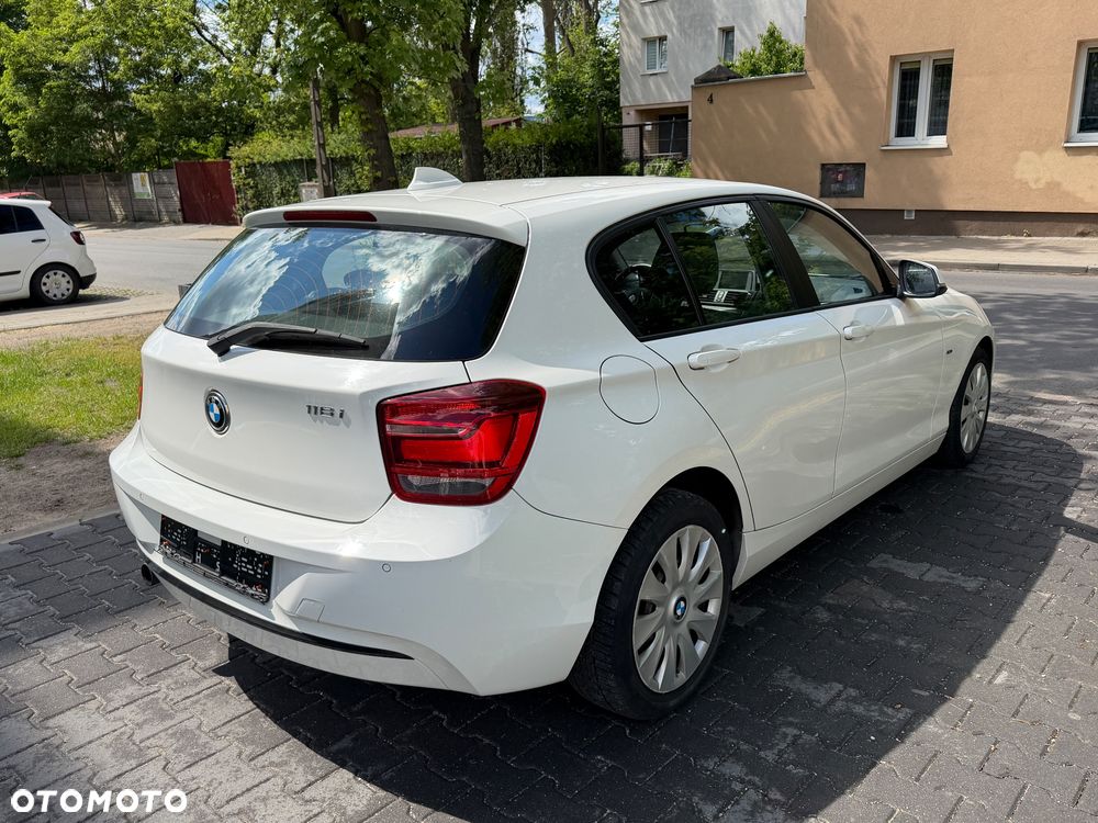 BMW Seria 1 116i Sport Line - 2