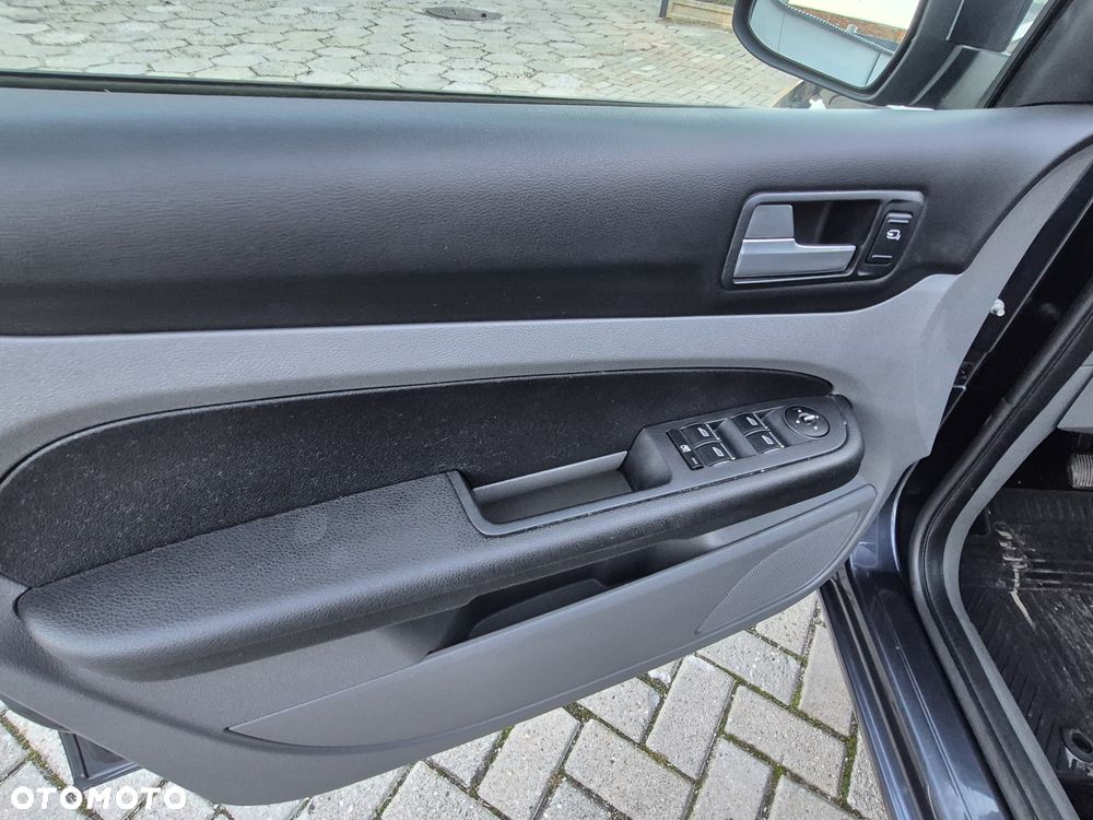 Ford Focus 1.6 16V Style - 23