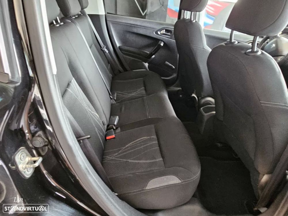 Peugeot 208 1.2 VTi SE Style - 9