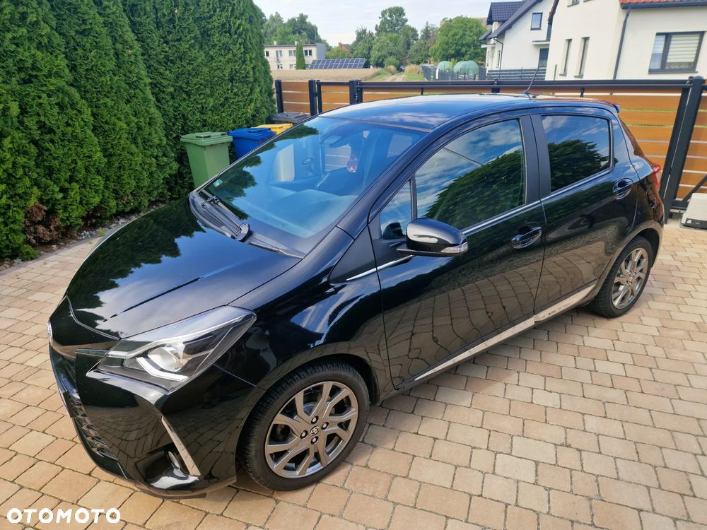 Toyota Yaris 1.5 Dynamic - 1