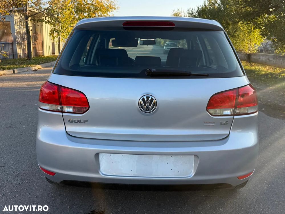Volkswagen Golf 1.6 Comfortline - 4
