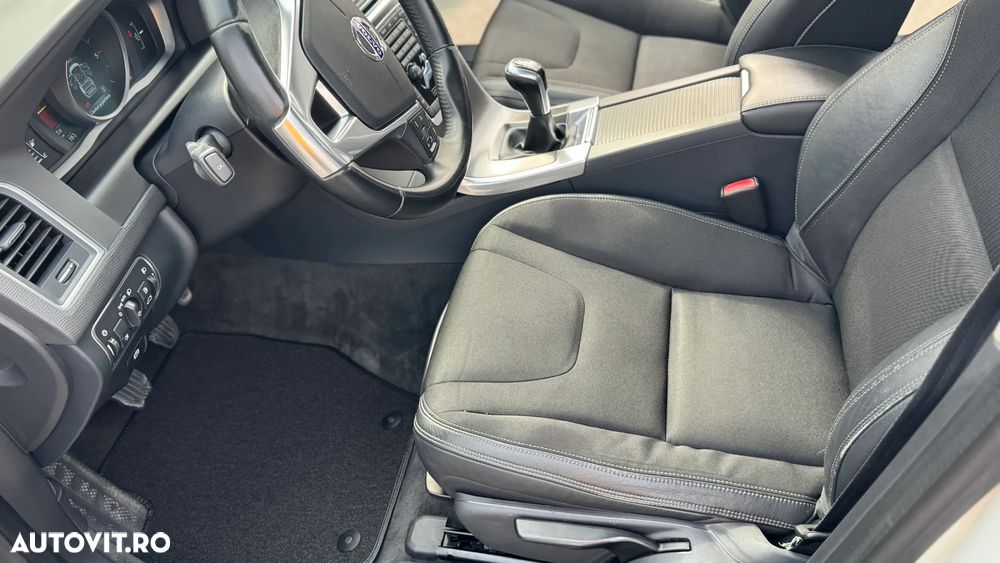 Volvo XC 60 D4 VEA Start-Stop Momentum - 10