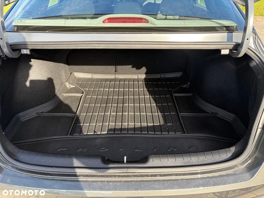 Hyundai Elantra 1.6 Smart - 23