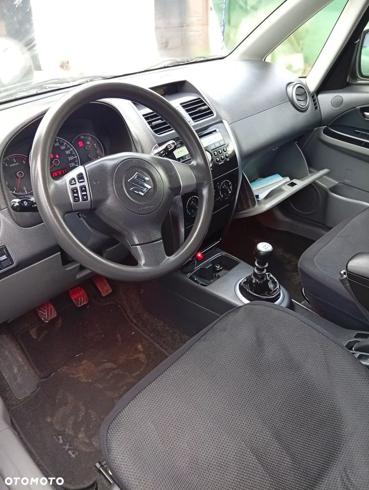 Suzuki SX4 - 9