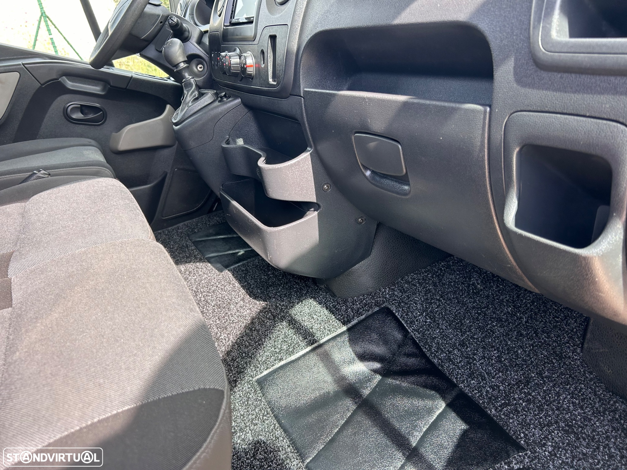 Renault TRAFIC - 12