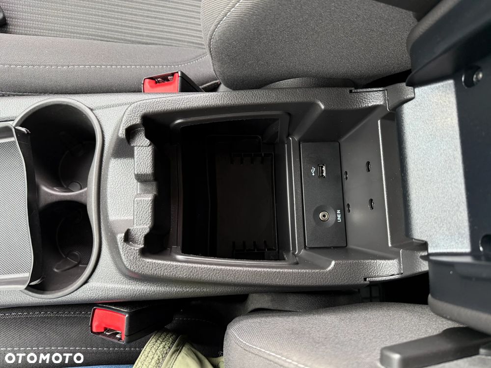 Ford Focus SW 1.0 EcoBoost Titanium - 27