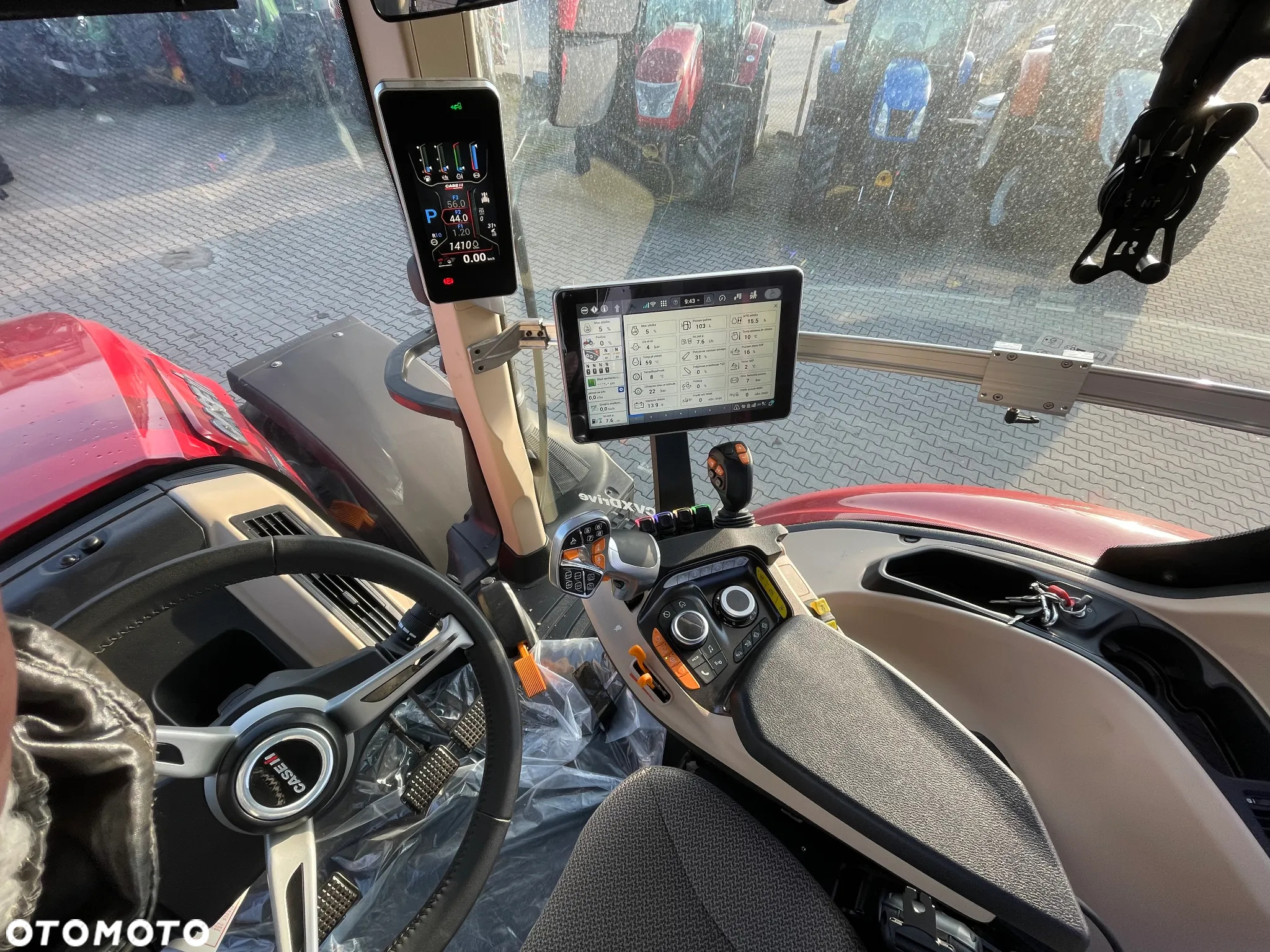 Case IH OPTUM 270 CVXDrive - 12