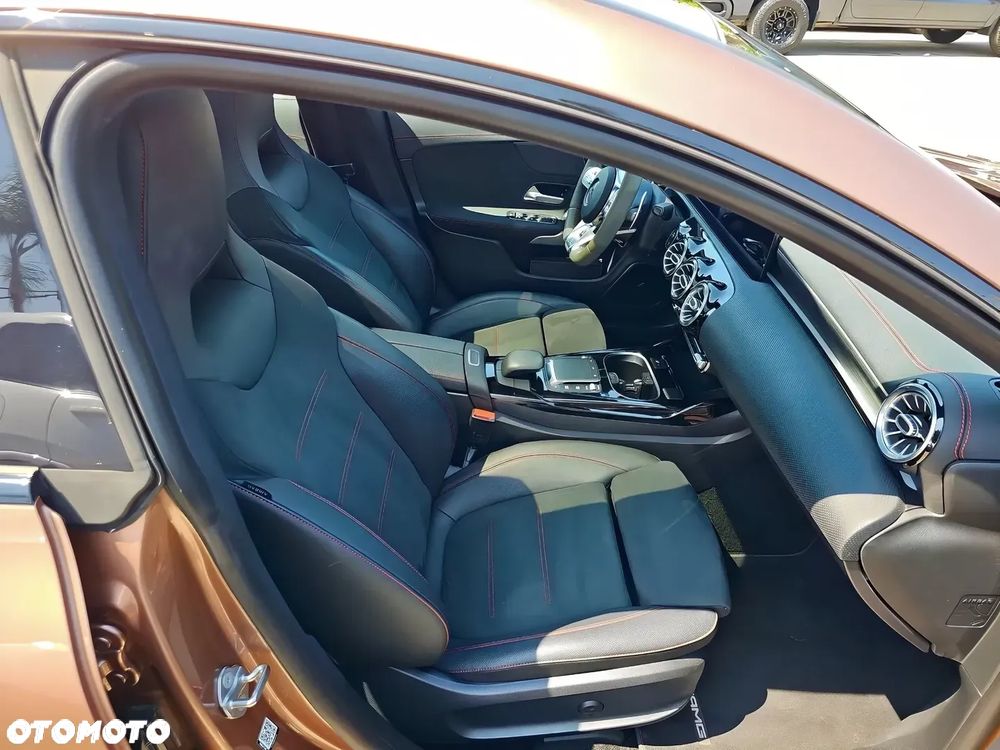 Mercedes-Benz CLA AMG 35 4-Matic 7G-DCT - 11