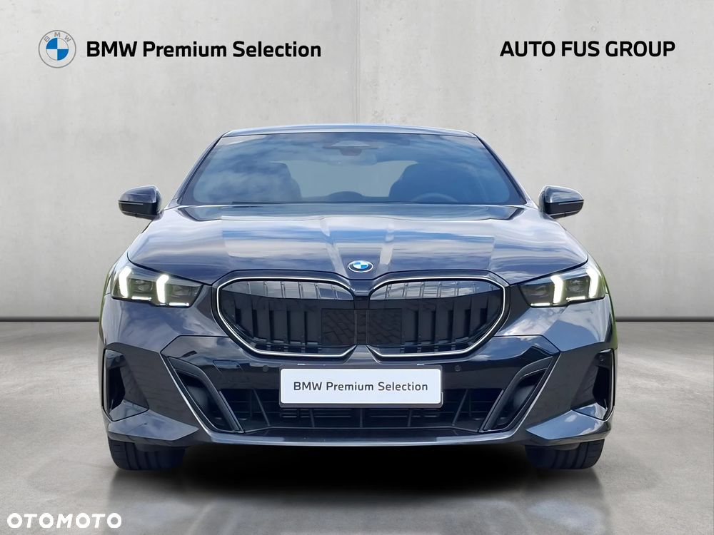 BMW Seria 5 520d xDrive mHEV M Sport - 8