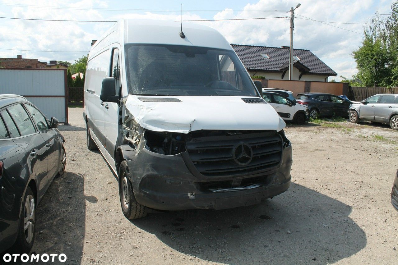 Mercedes-Benz Sprinter - 1