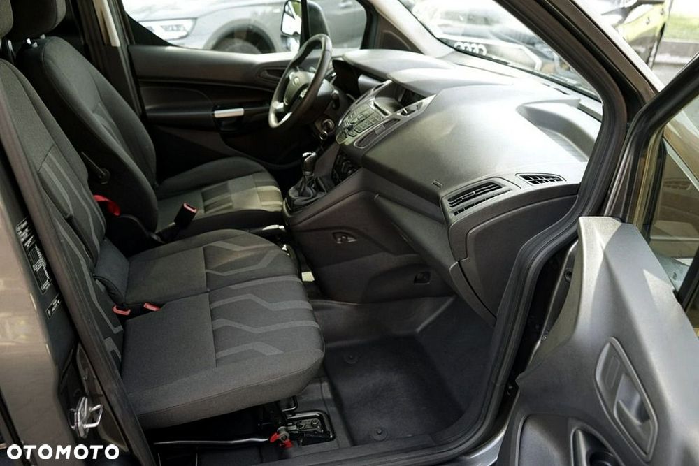 Ford Transit Connect - 17