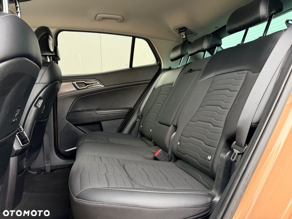 Kia Sportage 1.6 T-GDI PHEV Business Line 4WD - 24