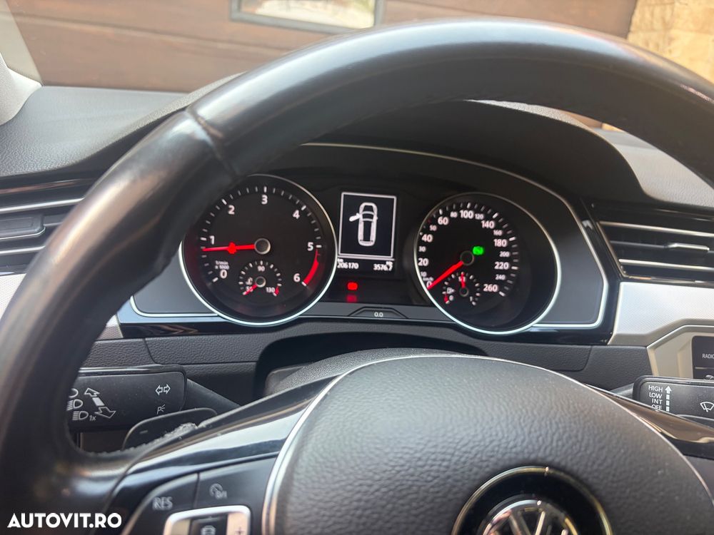 Volkswagen Passat - 15