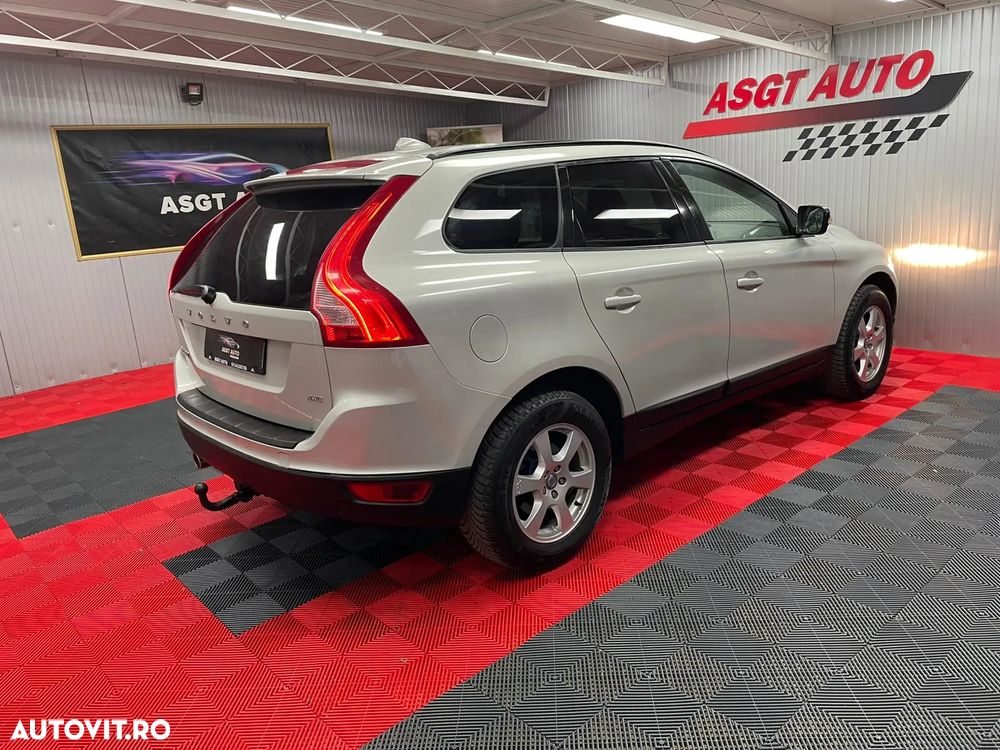 Volvo XC 60 2.4D AWD - 8