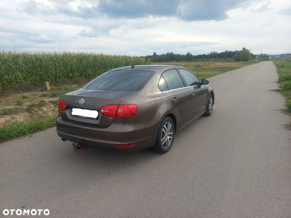 Volkswagen Jetta - 3