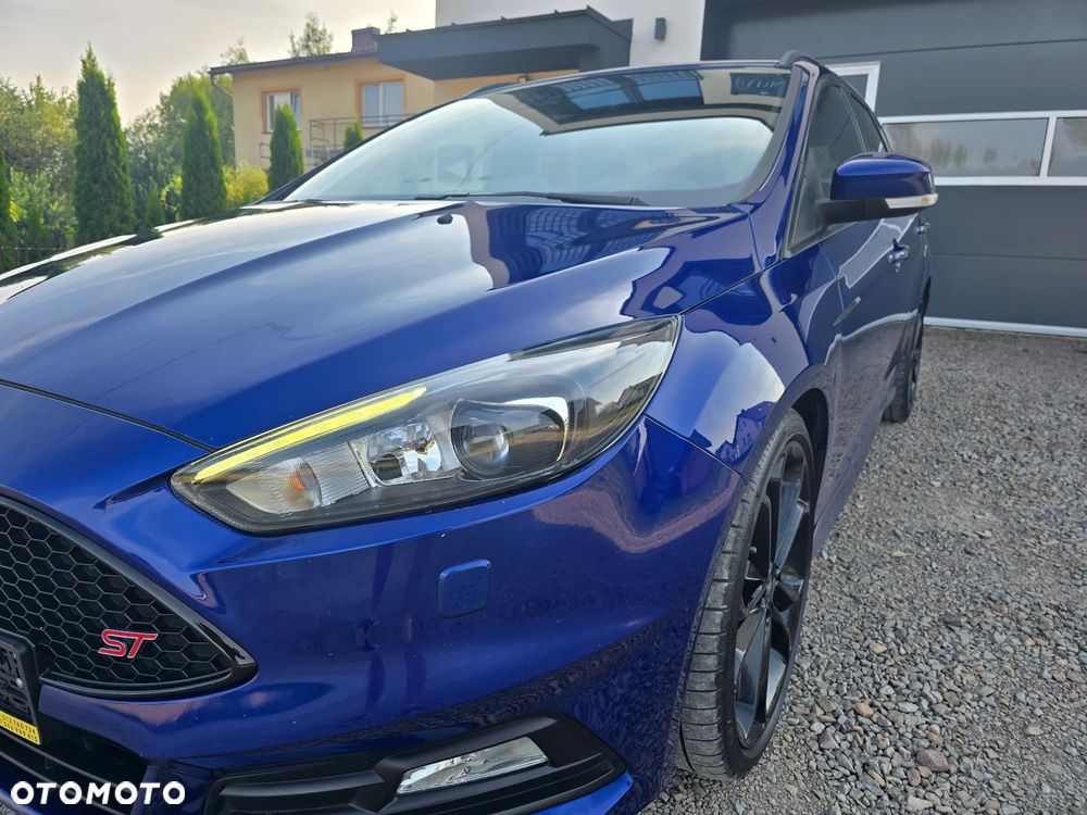 Ford Focus 2.0 EcoBoost ST mit Leder-Exclusiv-Paket - 14