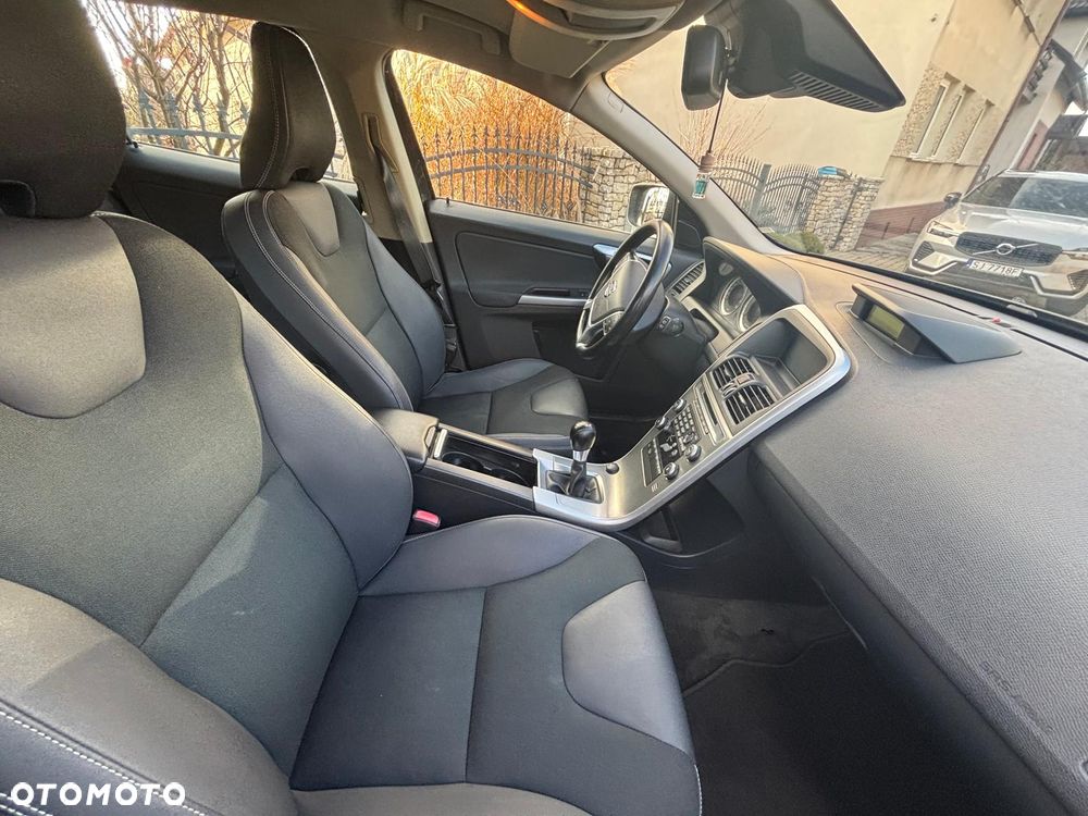 Volvo XC 60 D5 AWD - 13