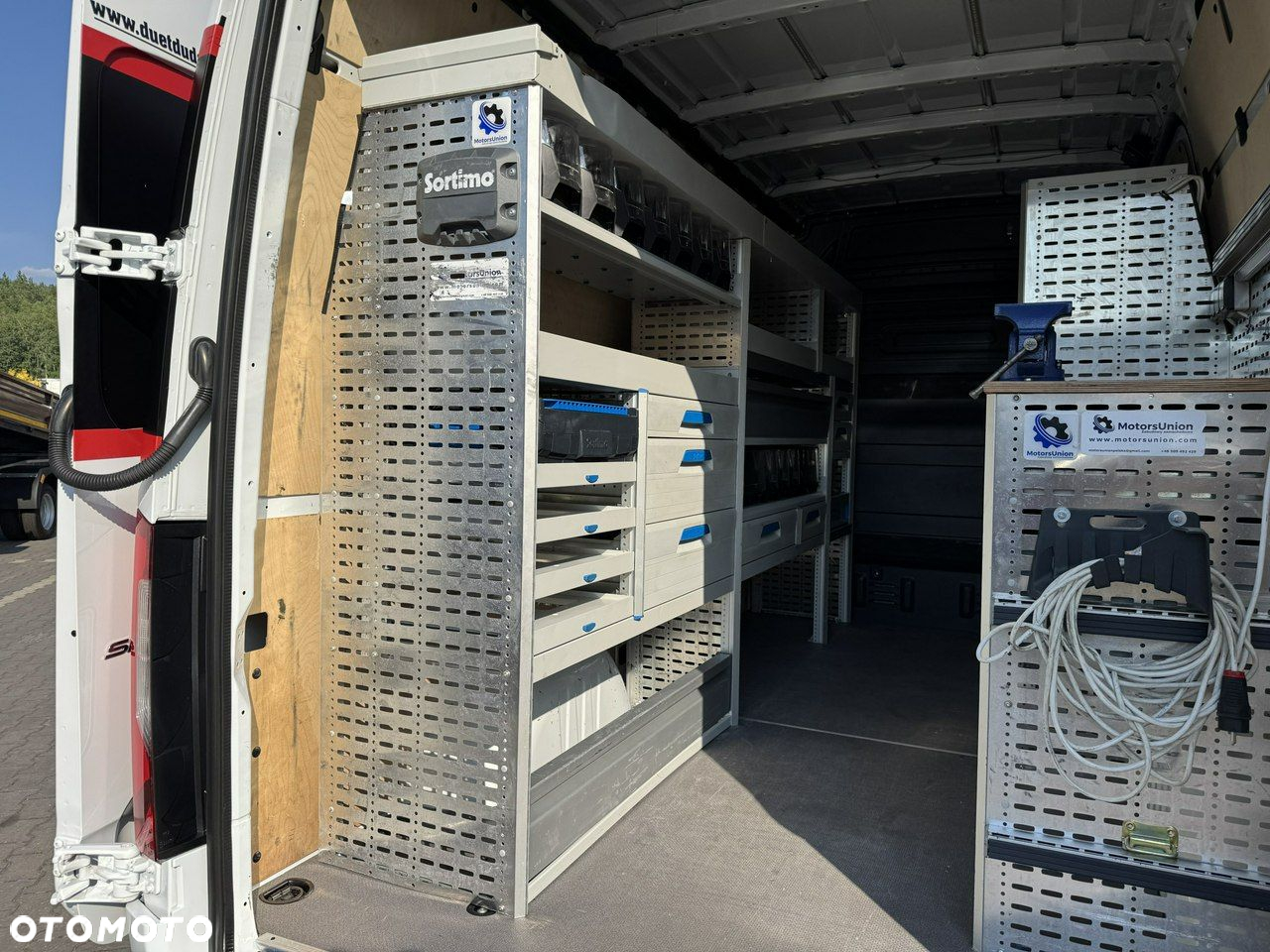 Mercedes-Benz Sprinter - 20