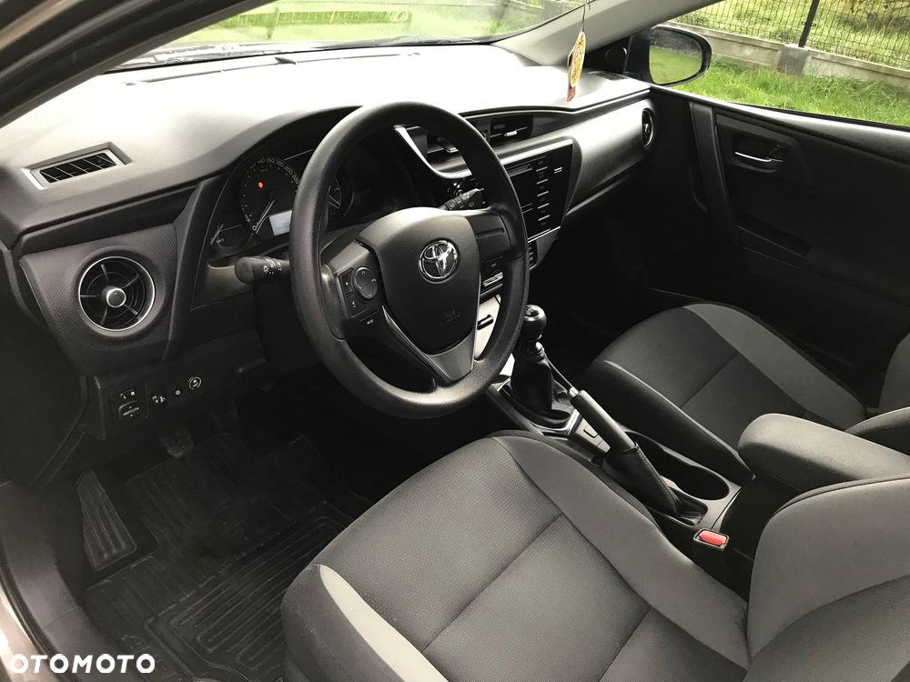 Toyota Auris - 9