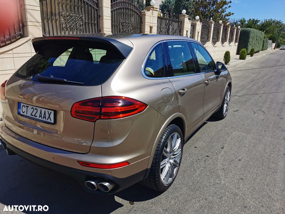 Porsche Cayenne 4.2 L S - 10
