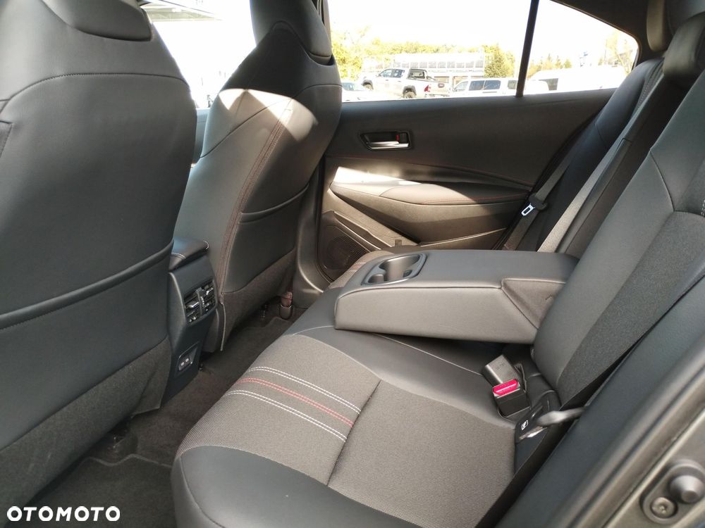 Toyota Corolla 1.8 Hybrid GR Sport Dynamic - 13