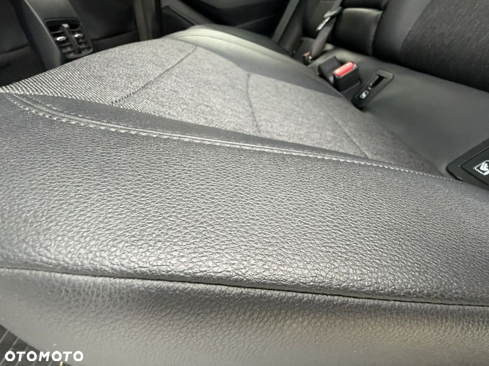 Toyota Corolla 1.8 Hybrid Executive - 11